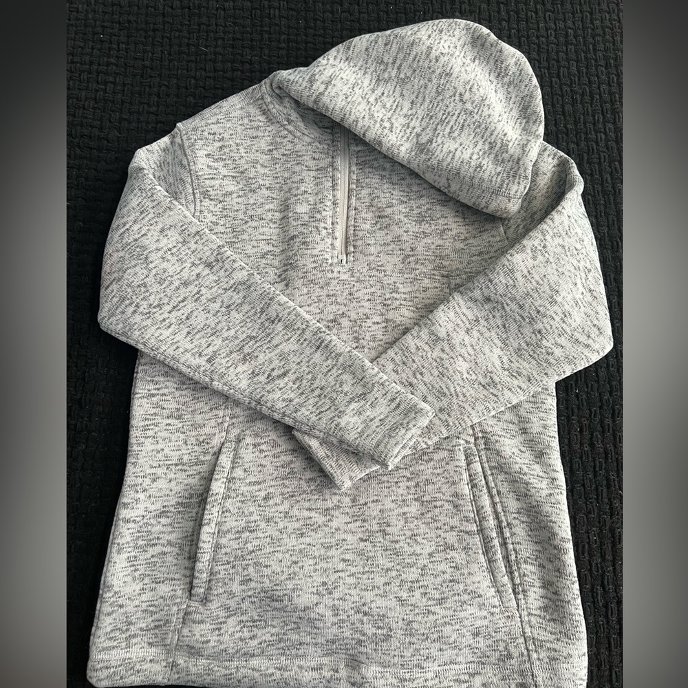 Boys BKE hooded pullover, size medium 8-10, smoke free home, light gray tones